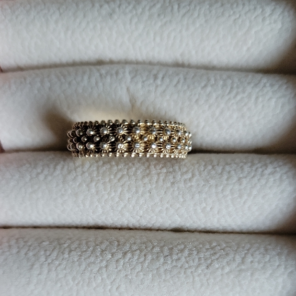 Elegant Gold and Silver Women's Ring